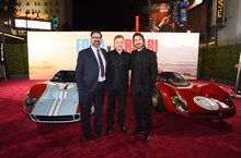 「フォードvsフェラーリ」プレミアイベントの様子。左からジェームズ・マンゴールド、マット・デイモン、クリスチャン・ベール。