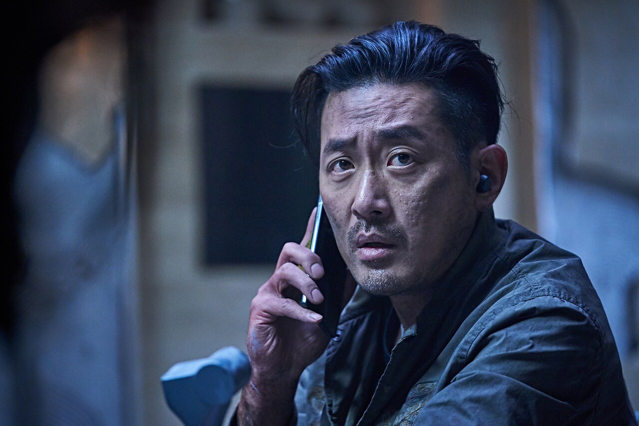 ハ・ジョンウ主演、地下要塞でのサバイバル描くミリタリーアクション「PMC」公開