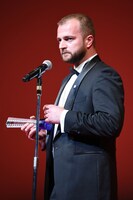 コンペティション部門の審査委員特別賞を受賞した「アトランティス」のキャスト、アンドリー・リマルーク。