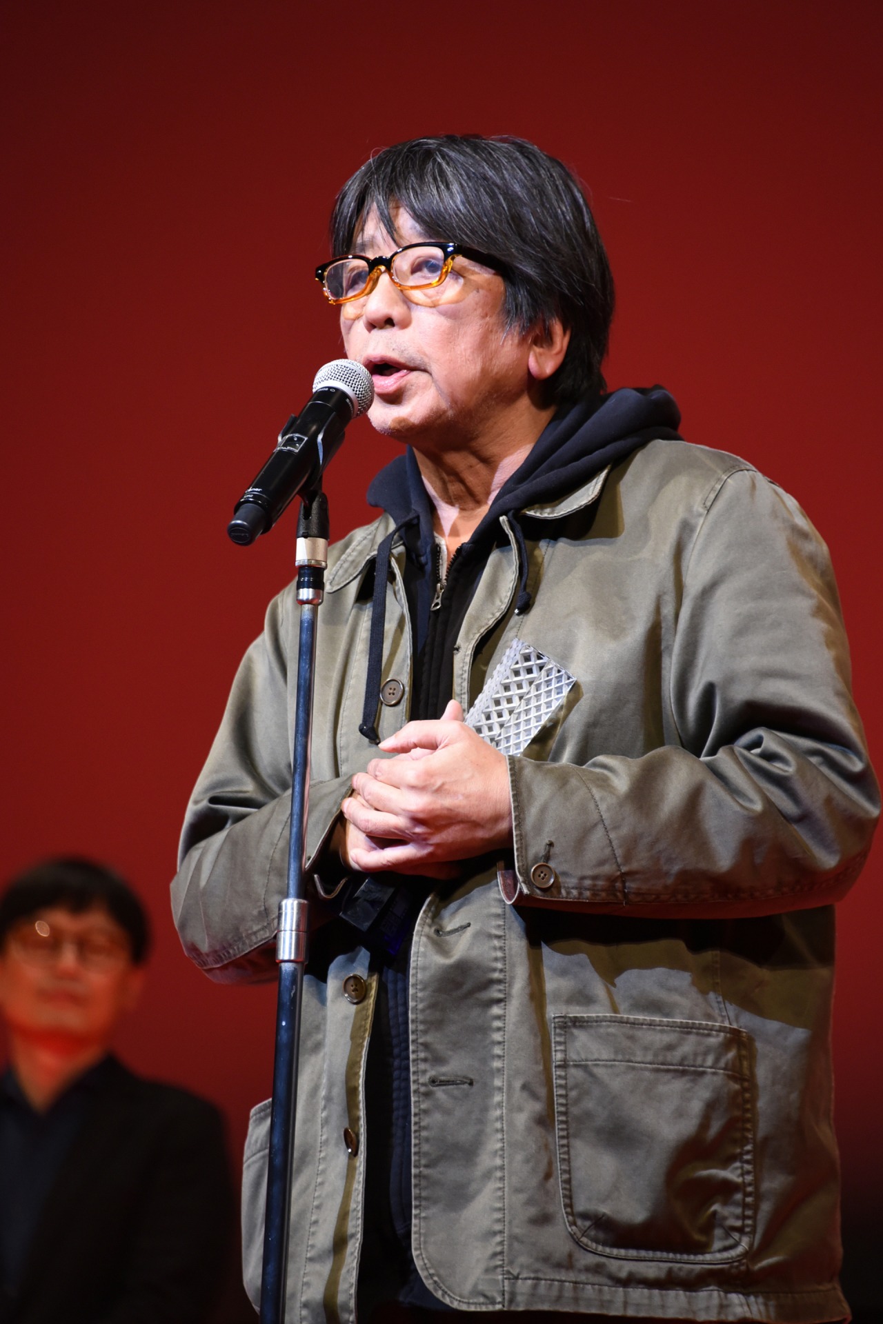 森達也