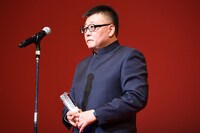 コンペティション部門の最優秀芸術貢献賞を受賞した「チャクトゥとサルラ」で監督を務めたワン・ルイ。