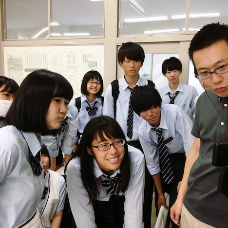 「席のむこう」