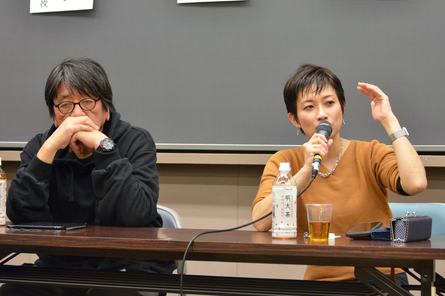 左から森達也、望月衣塑子。