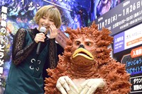 左から最上もが、ピグモン。