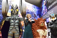 左からバルタン星人、最上もが、ピグモン、メフィラス星人。