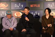 左から不破万作、小林薫、小林麻子。