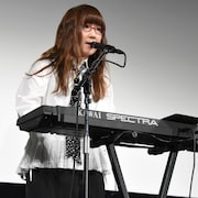 「殺カレ死カノ」イベントで奥華子が生歌披露、桜井日奈子らキャスト感激