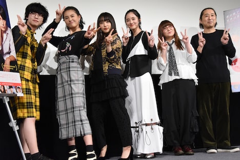 「殺さない彼と死なない彼女」公開直前イベントの様子。左からゆうたろう、箭内夢菜、桜井日奈子、堀田真由、奥華子、小林啓一。