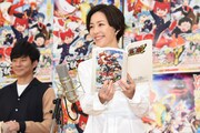 アフレコに挑戦する木村佳乃。