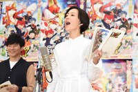 アフレコに挑戦する木村佳乃。
