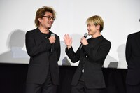 映画「その瞬間、僕は泣きたくなった-CINEMA FIGHTERS project-」公開記念舞台挨拶の様子。