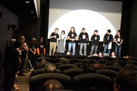 「クライングフリーセックス～Never Again!」初日舞台挨拶の様子。