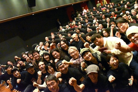 「クライングフリーセックス～Never Again!」初日舞台挨拶の様子。