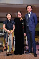 左からMCを務めた新谷里映、グエン・ケイ、落合賢。