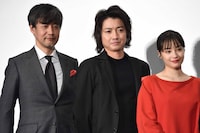 左から山崎貴、藤原竜也、広瀬すず。