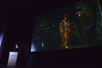 活弁を披露する坂本頼光。