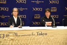 左から河村光庸、森達也。