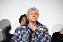 「One in a Million -奇跡の夜に-」を歌う小森隼。