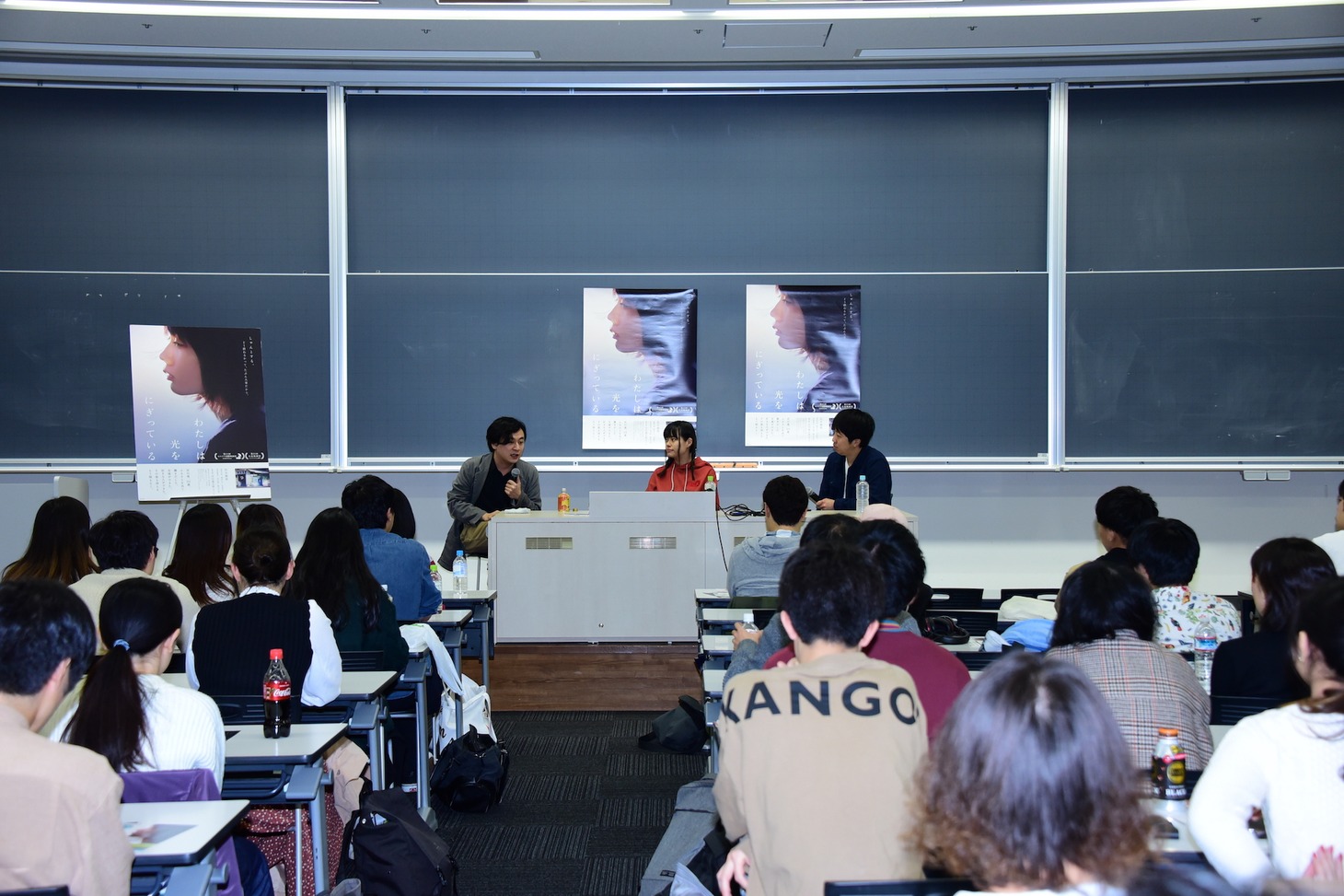 「わたしは光をにぎっている」トークイベントの様子。
