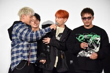 中務裕太（中央）