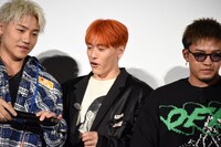 中務裕太（中央）