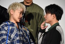 左から小森隼、白濱亜嵐。