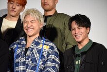 左から小森隼、白濱亜嵐。