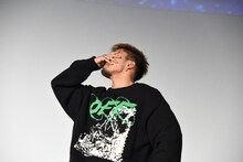 舞台挨拶終了後、なぜか感極まる数原龍友。