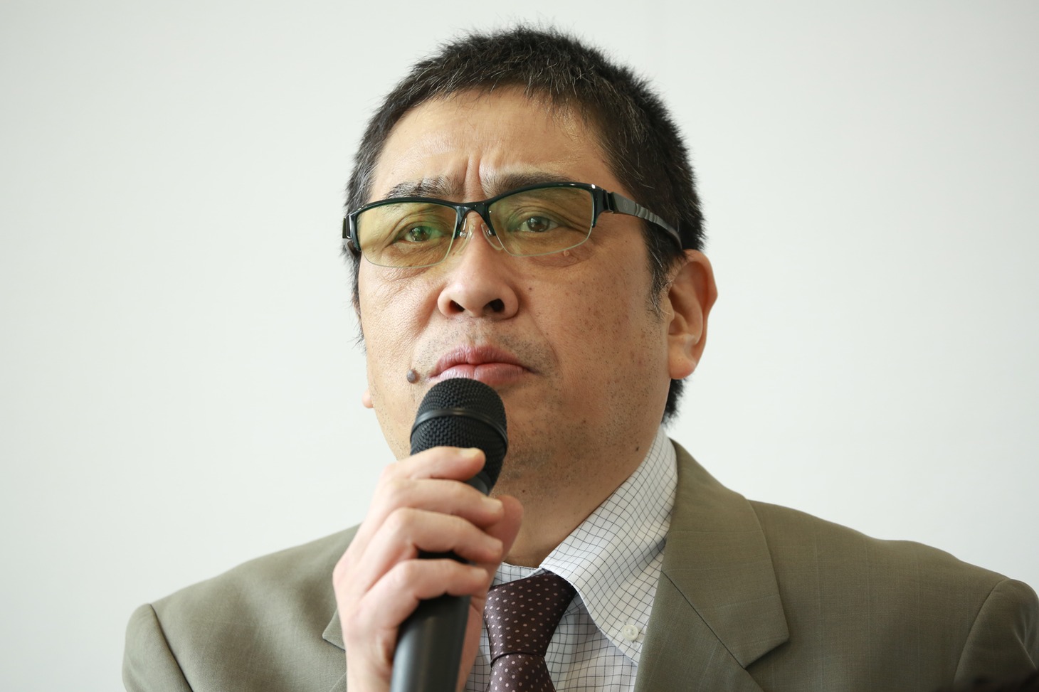 井上武治役の武野功雄。