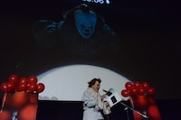 生アフレコを披露する多田野曜平。