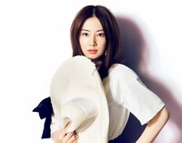 Loppi / HMV＆BOOKS online / HMV店舗での購入特典となるフォトカードのイメージカット（デスクカレンダー）。