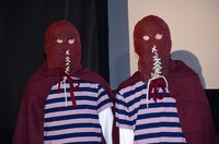 ブランドンの格好をしたスタッフ。