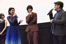 左から橋本マナミ、楽駆、白石晃士。