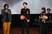 左から今泉力哉、成田凌、岸井ゆきの。
