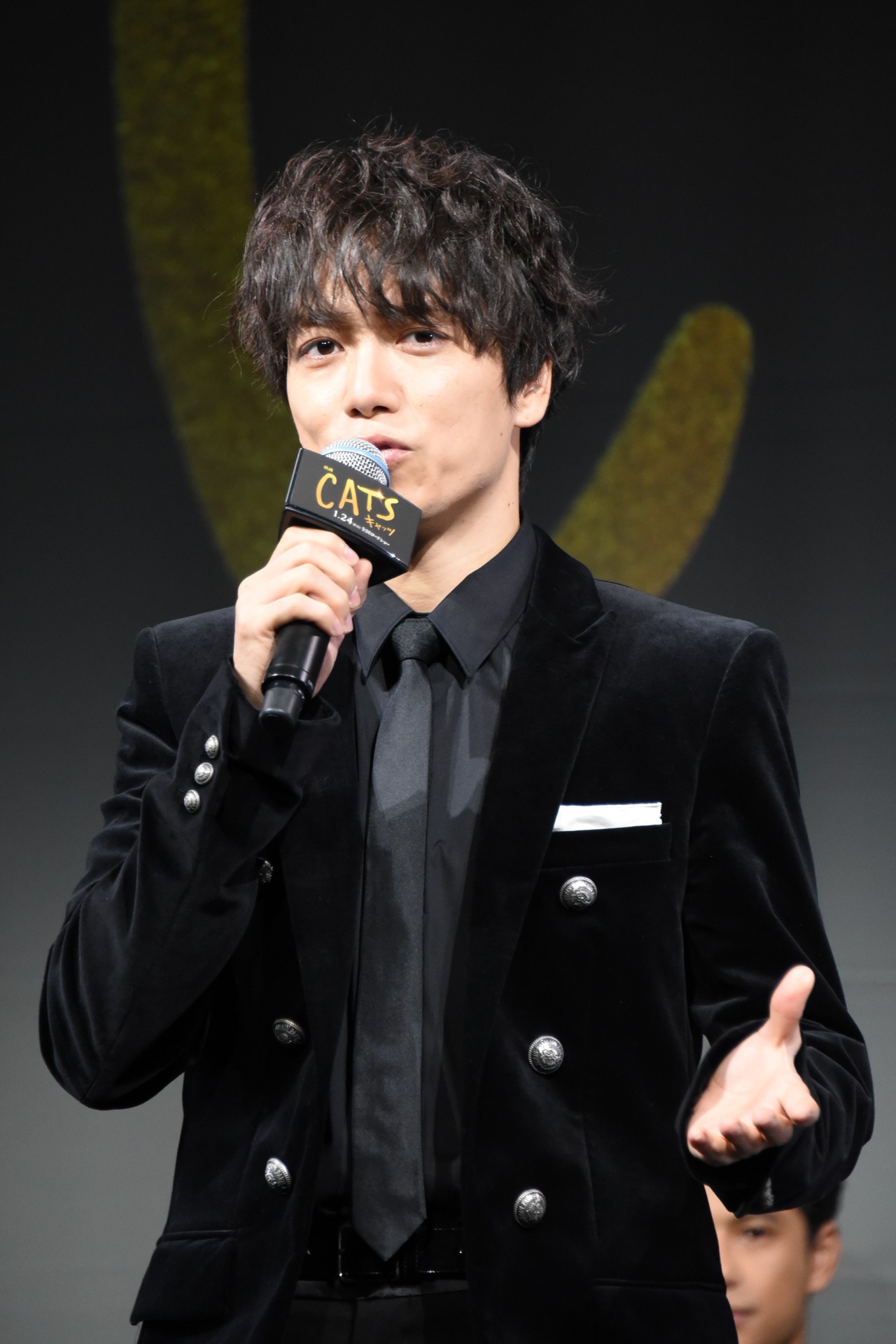 山崎育三郎