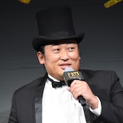 ロバート秋山が映画「キャッツ」の吹替版声優に、金持ちで紳士的な猫