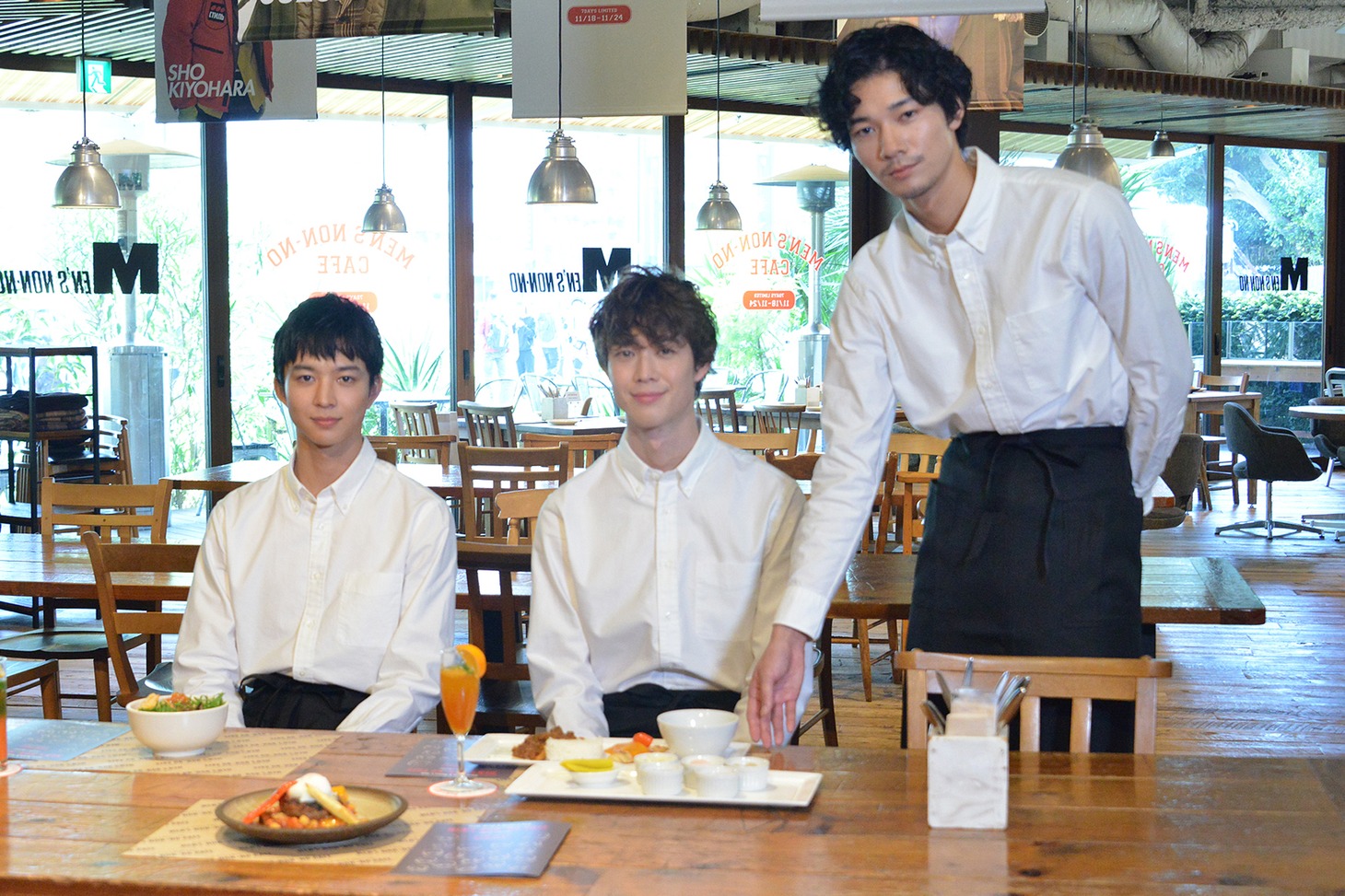 「メンズノンノカフェ」お披露目会の様子。