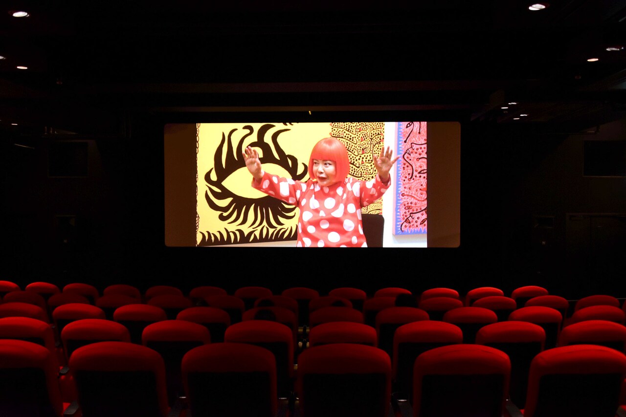 WHITE CINE QUINTO劇場内の様子。(c)2018 TOKYO LEE PRODUCTIONS, INC. ALL RIGHTS RESERVED.