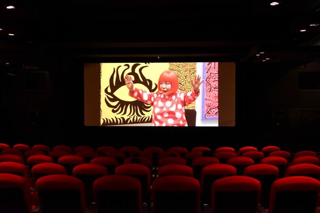 WHITE CINE QUINTO劇場内の様子。(c)2018 TOKYO LEE PRODUCTIONS, INC. ALL RIGHTS RESERVED.