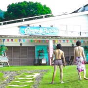 「ぐらんぶる」実写映画化!監督は英勉、上裸になったキャストの後ろ姿も公開
