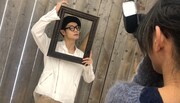 「窪田正孝×写真家・齋藤陽道 カレンダー2019」12月分メイキングカット