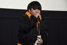 フリースタイルで会場を盛り上げる達磨。