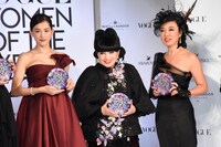 左から綾瀬はるか、黒柳徹子、松任谷由実。