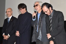 左から青木克徳、高橋陽一、山田洋次、秋本治。