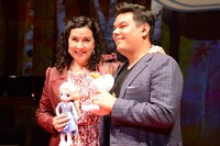 左からクリステン・アンダーソン＝ロペス、ロバート・ロペス。