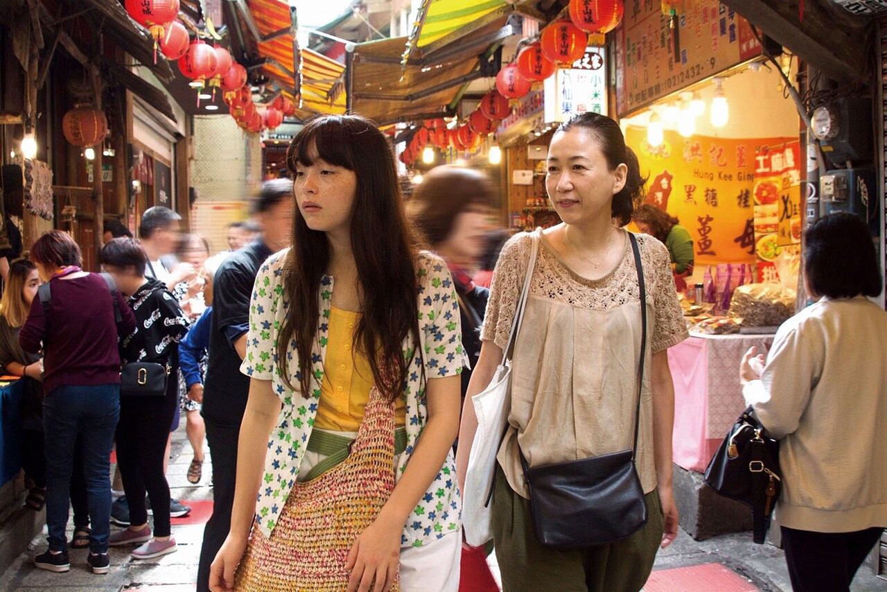 モトーラ世理奈が台湾グルメに舌鼓「恋恋豆花」予告、公開日も決定