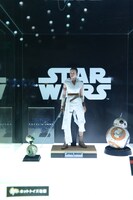 「ムービー・マスターピース」シリーズより、「スター・ウォーズ／スカイウォーカーの夜明け」レイ、D-O、BB-8のフィギュア。