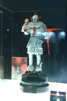「ムービー・マスターピース」より、「IT／イット THE END “それ”が見えたら、終わり。」ペニーワイズのフィギュア。