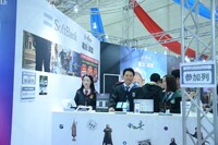 ワーナー・ブラザース・ジャパンブースより、ゲームアプリ「ハリー・ポッター：魔法同盟」体験コーナーの様子。