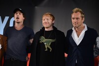 左からイアン・サマーホルダー、ルパート・グリント、ジュード・ロウ